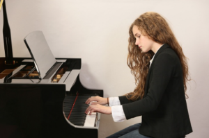 Khóa Học Đàn Piano Người Lớn