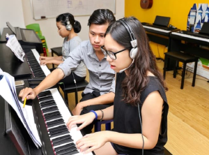 Tại Sao Học Piano Nên Là Một Kỹ Năng Cần Có Trong Mỗi Gia Đình?